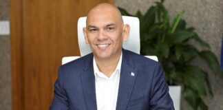 Ex Minister di AVP y POR, Sr. Otmar Oduber lo ta bek den libertad