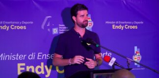 A renoba Cruyff Court Denzel Dumfries pa sigui inspira hoben haci deporte