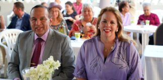 Prome Minister presente na presentacion di Buki di poesia di sra. Letitia wever