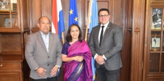 Embahadora di India cu bishita di cortesia cerca Minister Besaril