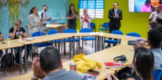 Minister Geoffrey Wever ta inaugura e training pa hobennan “Be Your Own Boss” na San Nicolas