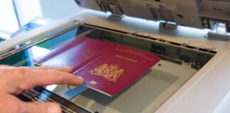 Negoshi lucrativo di paspoort Hulandes, entre ambtenaarnan y baho mundo