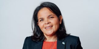 Parlamentario Setty Christaans-Yarzagaray (MEP): No tin mas motibo pa postpone e pago bek di 5%