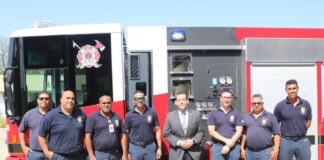 Den menos di un aña, Minister Rocco Tjon a equipa brandweer cu material y truck nobo