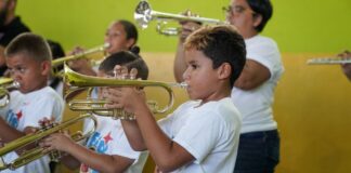 Prome Minister a asisti na e presentacion di leerorkest na colegio Laura Wernet Paskel