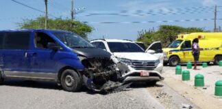 Dos herido leve den accidente ariba Caya Jose Geerman