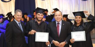 Minister Endy Croes ta felicita e graduadonan IBERO American Primary school & High school.