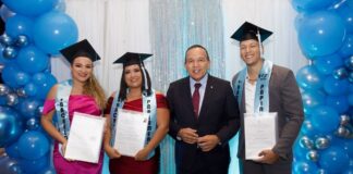 Minister Endy Croes ta felicita 51 graduadonan di instituto pedagogico Arubano IPA
