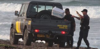 Casi 30 bulto di droga a drief yega costa di Aruba