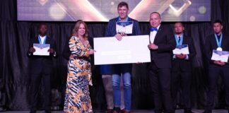 Prome Minister Evelyn Wever – Croes: PROME MINISTER TA GRADICI MINISTER ENDY CROES CU E BUNITA EVENTO ‘PREMIO EXCELENCIA PA DEPORTE’