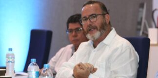 Minister Glenbert Croes, Sindicato, WEB, ELMAR y Utilities a sinta na mesa cu otro