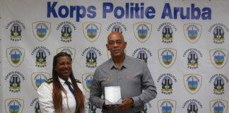 Promocion y aña di servicio den Cuerpo Policial Aruba