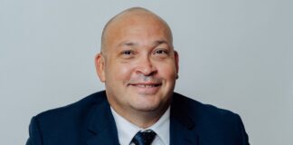 Presidente di Parlamento mr. Edgard Vrolijk den su relato semanal di “Presidente di Parlamento ta informa”, edicion 3