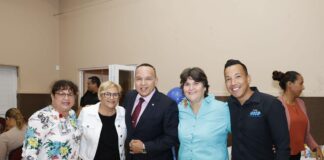 MINISTER ENDY CROES A PRESENCIA APERTURA DI E DI 25 AÑA ACADEMICO DI COLEGIO EPI.