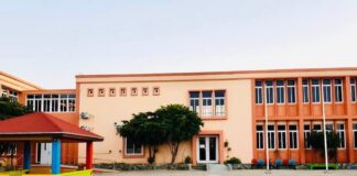 MINISTER ENDY CROES A DUNA SPLICACION DI E INTERCAMBIO DI EDIFICIO DI REINA BEATRIX SCHOOL Y PASO PA FUTURO.