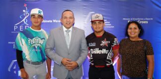 SINTONISA PREMIO EXCELENCIA DEN DEPORTE AWE NOCHI PA 8’OR BIBO A TRAVES DI CANAL 22 & TELEARUBA.