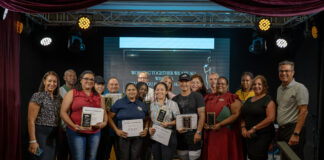 Minister Dangui Oduber: Masha pabien na e ganadornan di Exellence Awards di Divi