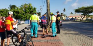 Ciclista herida despues di accidente na Paradera