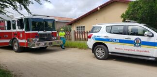 Brandweer hunto cu polis a kibra bentana pa drenta yuda habitante malo