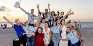 Casi 200 pareha a bisa otro ‘Si’ un biaha mas durante e di 4 edicion di “Aruba, I Do Vow Renewal” na Eagle Beach!
