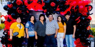 APEX a celebra aniversario di 11 empleado