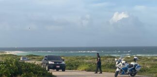 Bultonan ku droga ta drif yega costa di Aruba