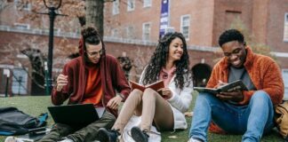 DEA ta invita studiantenan pa participa na Virtual Fair di Education USA 2022