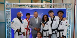 MINISTER ENDY CROES A LANSA PREMIO EXCELENCIA DEN DEPORTE 2019 & 2021.