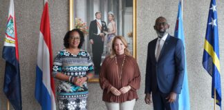 PROME MINISTER DI ARUBA HUNTO CU DEMAS MINISTERNAN DEN REINO LO REUNI CU NACIONNAN UNI OTRO SIMAN NA NEW YORK