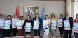 Departamento di Mucha y Hoben tambe a sostene e movecion pa mehora cuido y guia di baby den Centro di Cuido di Mucha