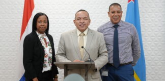 CARLOS MARTINUS ENCARGA CU OPENBAAR AVONDLEERGANGEN ARUBA A ELABORA RIBA E PROYECTO AKI.