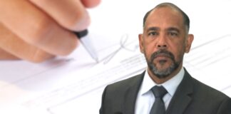 Segun Benny el’a firma 1000 permiso pa tereno sin mira nomber