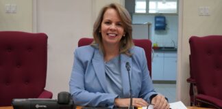 Dialuna Parlamento a trata e Nota di Fin di Aña 2022: E DEFICIT PA 2022 A BAHA DI 227 MIYON FLORIN PA 148 MIYON FLORIN