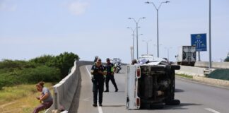 Chevrolet flatbed a bolter ariba WVB, un dama a resulta herida