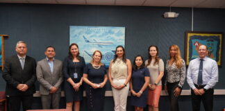 PROME MINISTER Y MINISTER ARENDS TA REUNI CU DIRECTIE LUCHTVAART ARUBA