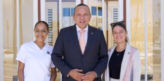 MINISTER ENDY CROES TA DESEA DALILA PEREZ TUR CLASE DI EXITO CU SU ESTUDIO NA HULANDA.