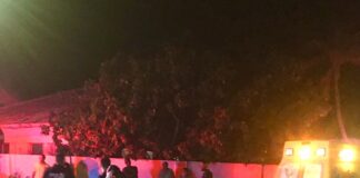 Accidente entre auto y brommer na Prof. Lorenssrraat a laga chofer herida