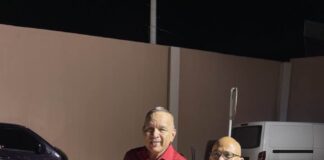 MINISTER ENDY CROES A PRESENCIA DRAG RACING REMOTE CONTROL.