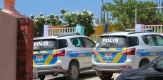 Baby di 6 luna cu a bira malo na creche a fayece dialuna atardi