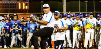 MINISTER ENDY CROES A LANSA E PROME BALA PA ASINA DUNA INICIO NA E DI DOS EDICION DI BASEBALL IN PARADISE.