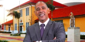 Abath a bisa cu ordo tabata bini di Ministerio, mientras Every mes tabata traha peticion pa Leoncita