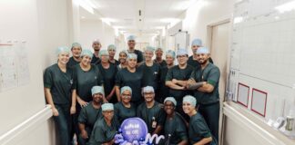 Un momento di orguyo pa team di operacion, HOH y Aruba. Sala di operacion nobo na Hospital di Aruba ta drenta den funcion