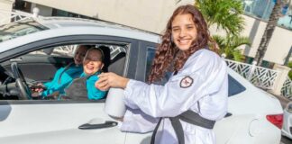 Kianna Krosendijk di Impact Taekwondo ta gradici pueblo.