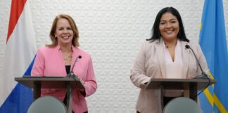 ARUBA NO TA HAYA AANWIJZING MAS, Aruba ta cumpliendo cu palabracionnan.