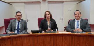 PROME MINISTER Y MINISTER DI HUSTICIA A INFORMA PARLAMENTO RIBA E TEMATICA DI FRONTERA CU VENEZUELA