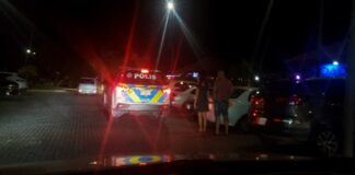 Homber a core pa su bida: Despues cu algun persona den auto a los tiro ariba dje na Linear Park