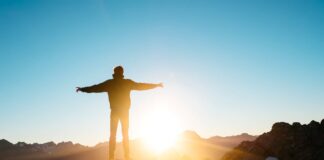 Pastor Marcel Balootje. LOCUAL CU NO TA BOLUNTAD DI DIOS, NO TA KEDA EXISTI.