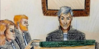 Benny Sevinger yorando a bisa Hues con persecusionpolitico di caso Avestruz a afecta su famia