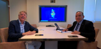 MINISTER ENDY CROES A REUNI CU PROFESOR LUUTSEN DE VRIES