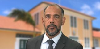 Despues di “I don’t give a damn”: Benny a yora den corte ayera